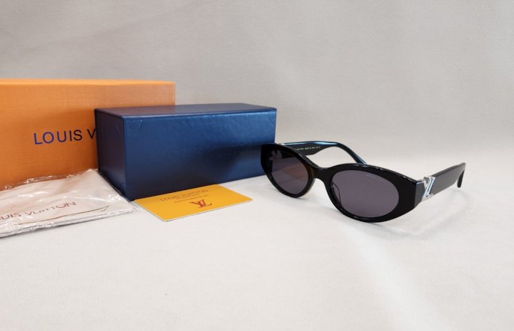 루이비통 LV 트위스트 선그라스 Z2104E