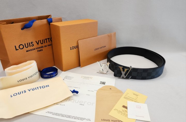 루이비통 리버서블 다미에 벨트