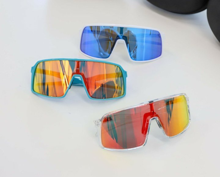 오클리 수트로 라이트 스포츠 선글라스