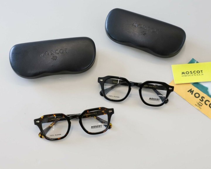 모스콧 돌트 뿔테 안경