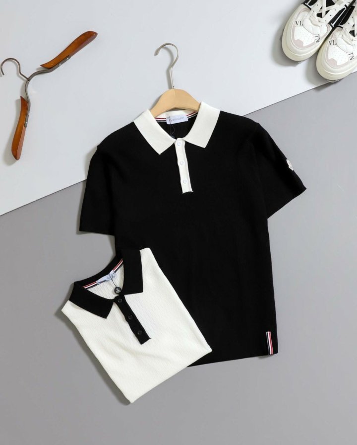 몽클레어 배색 카라 반팔 니트