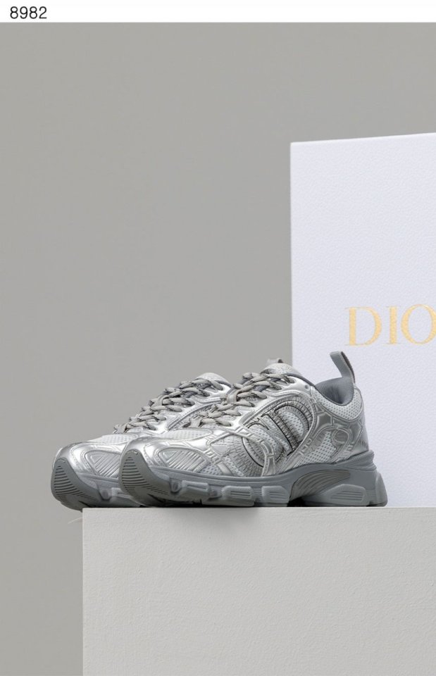 디올 크로노 스니커즈