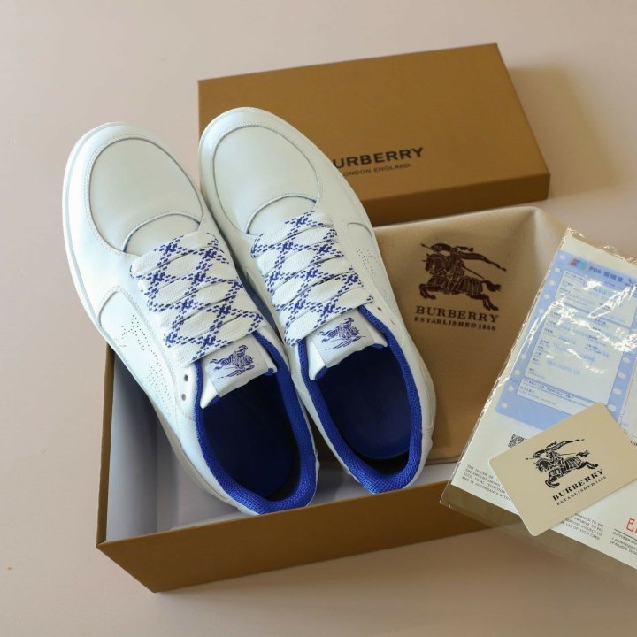 버버리 레더 스톡 스니커즈