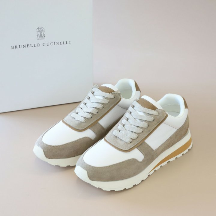 브루넬로 쿠치넬리 카프스킨 그레인 워시드 스웨이드 스니커즈  
