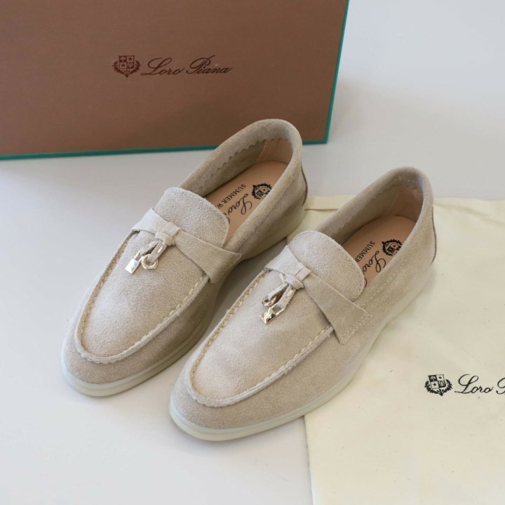 로로피아나 썸머 참 워크 스웨이드 카프스킨