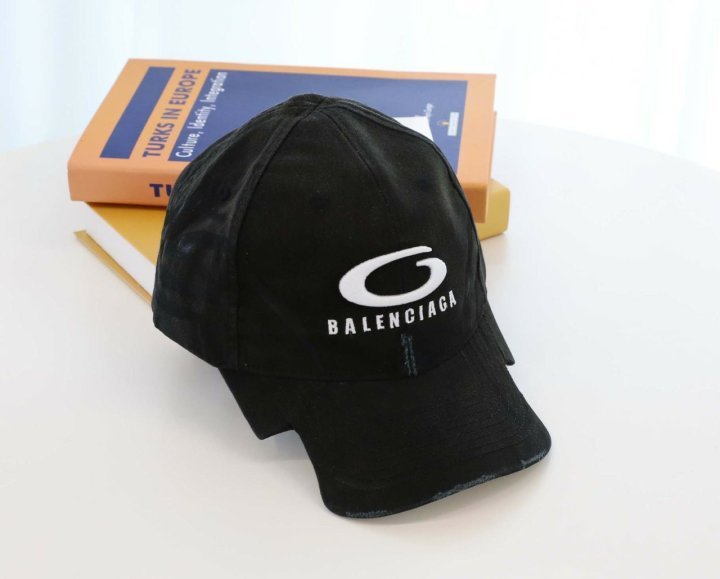 발렌시아가 루프 스포츠 아이콘 캡