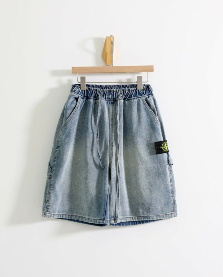 스톤 아일랜드 로고 패치 포켓 밴딩 하프팬츠  