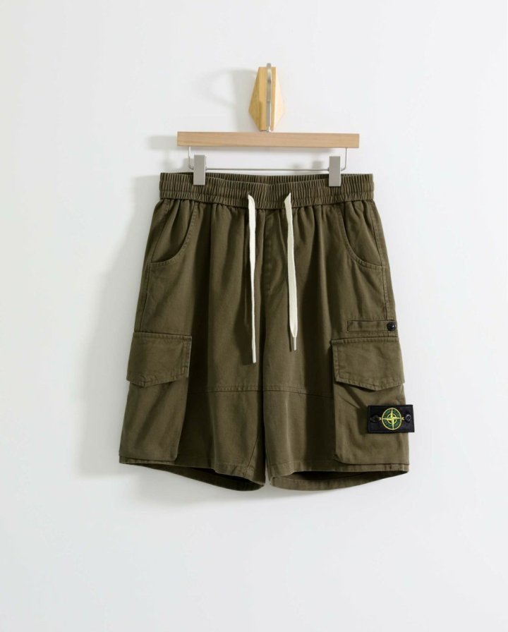 스톤 아일랜드 로고 패치 투포켓 하프팬츠