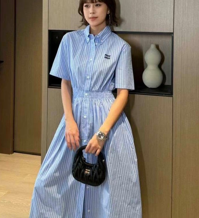 미우미우 오가닉 코튼 스트라이프 미디 드레스  