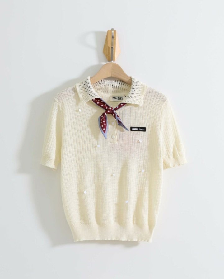 미우미우 도트 스카프 포인트 카라 니트