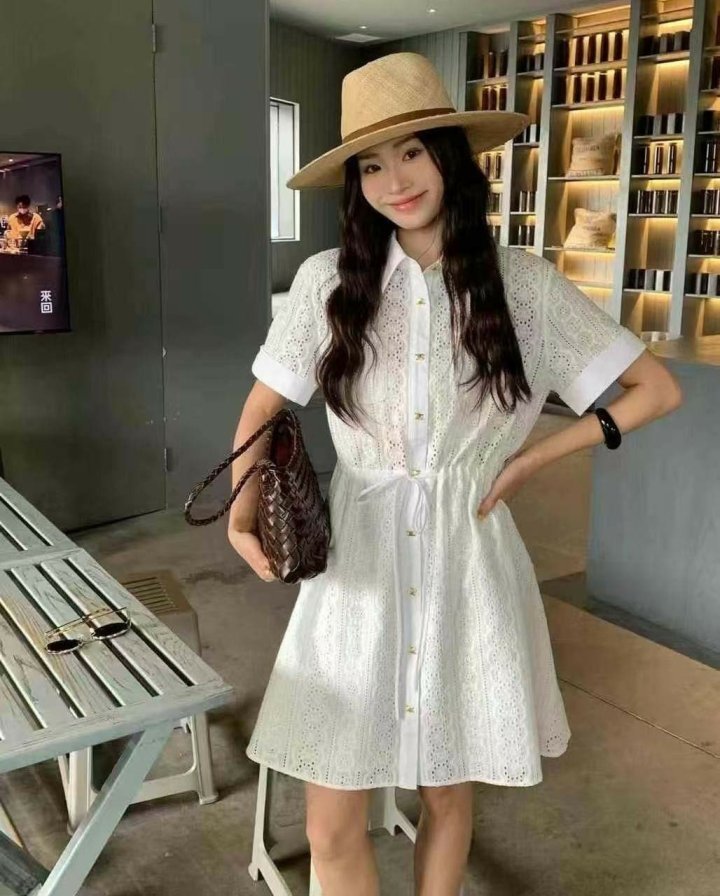 셀린느 홀로우 레이스 커프스 반팔 미니 원피스