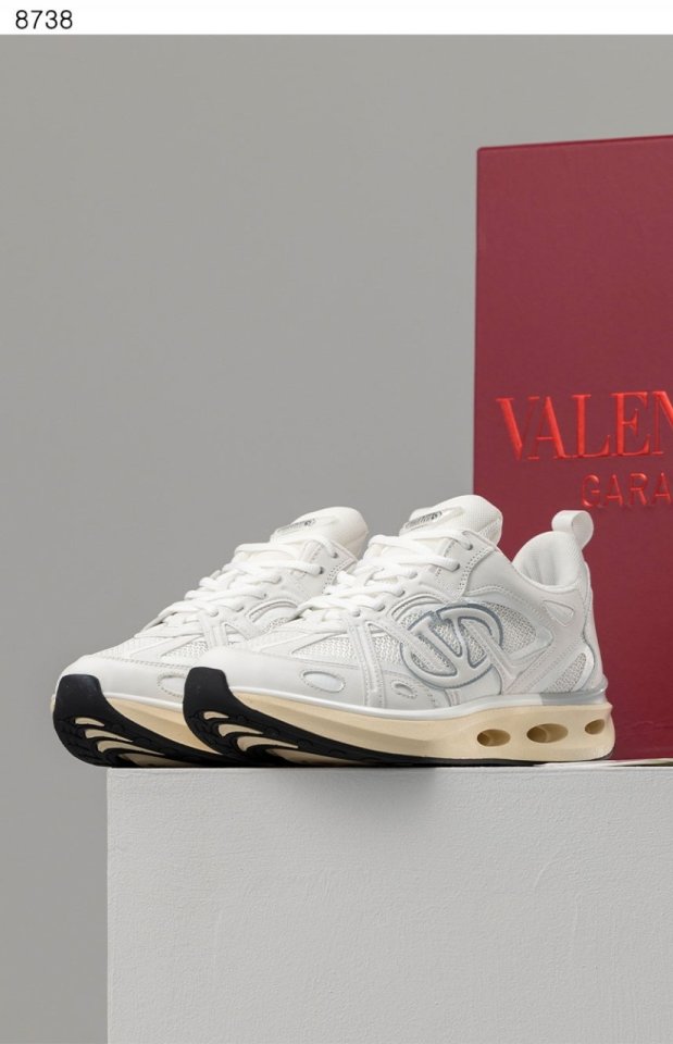 발렌티노 VLOGO 이지조그 로우탑  