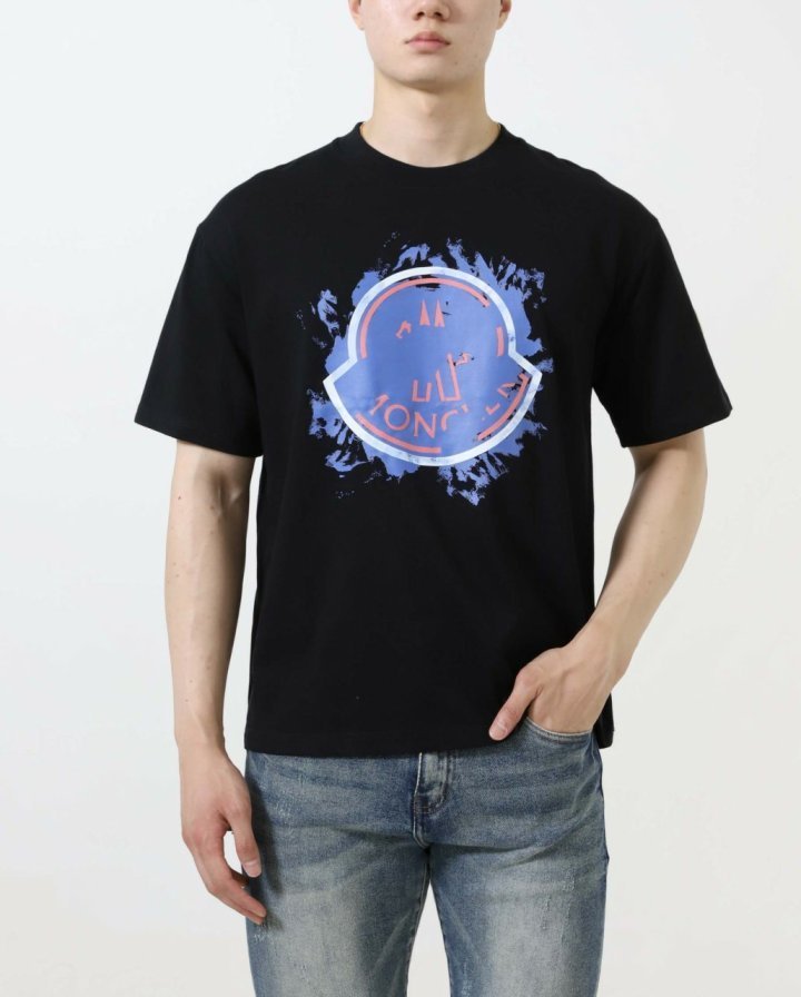 몽클레어 빈티지 페인팅 반팔티