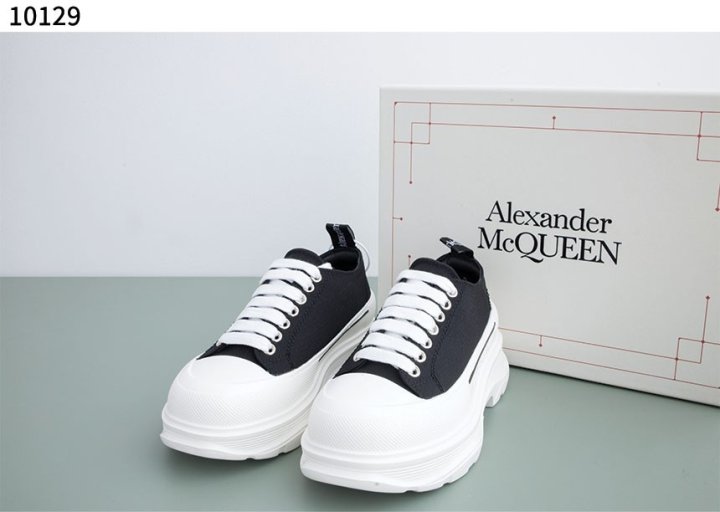 알렉산더 맥퀸  트레드 슬릭 레이스업 스니커즈