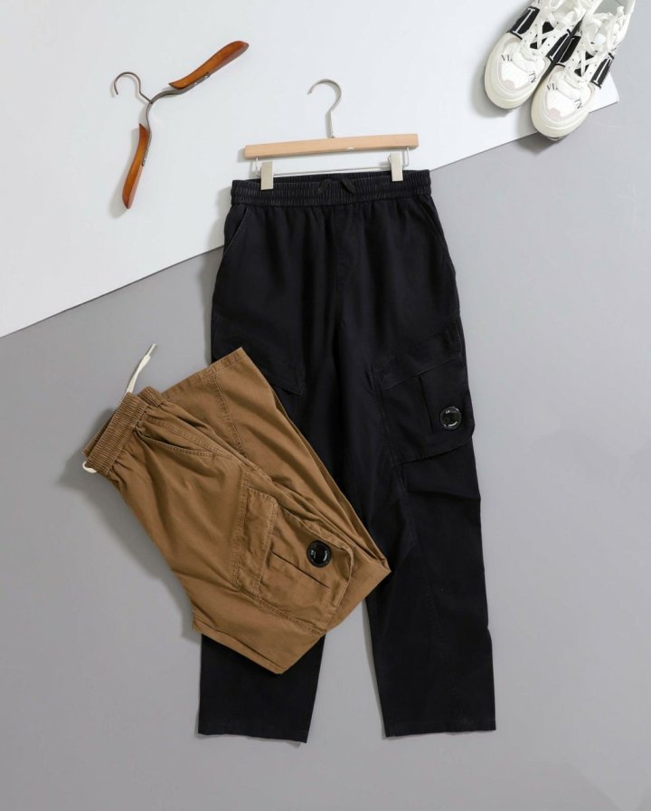 C.P 컴퍼니  렌즈 투포켓 카고 팬츠 