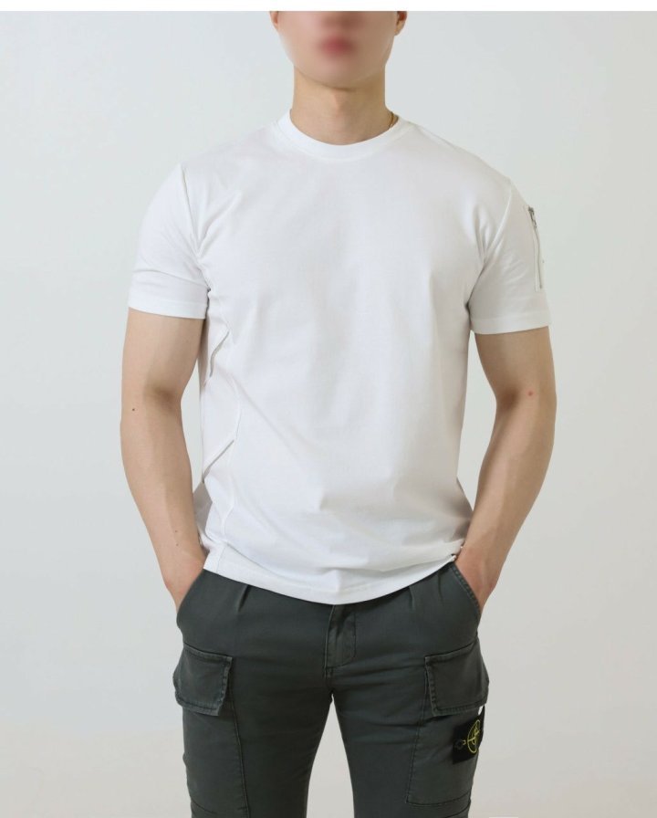 프라다  사선 지퍼 포인트 라운드 티셔츠 