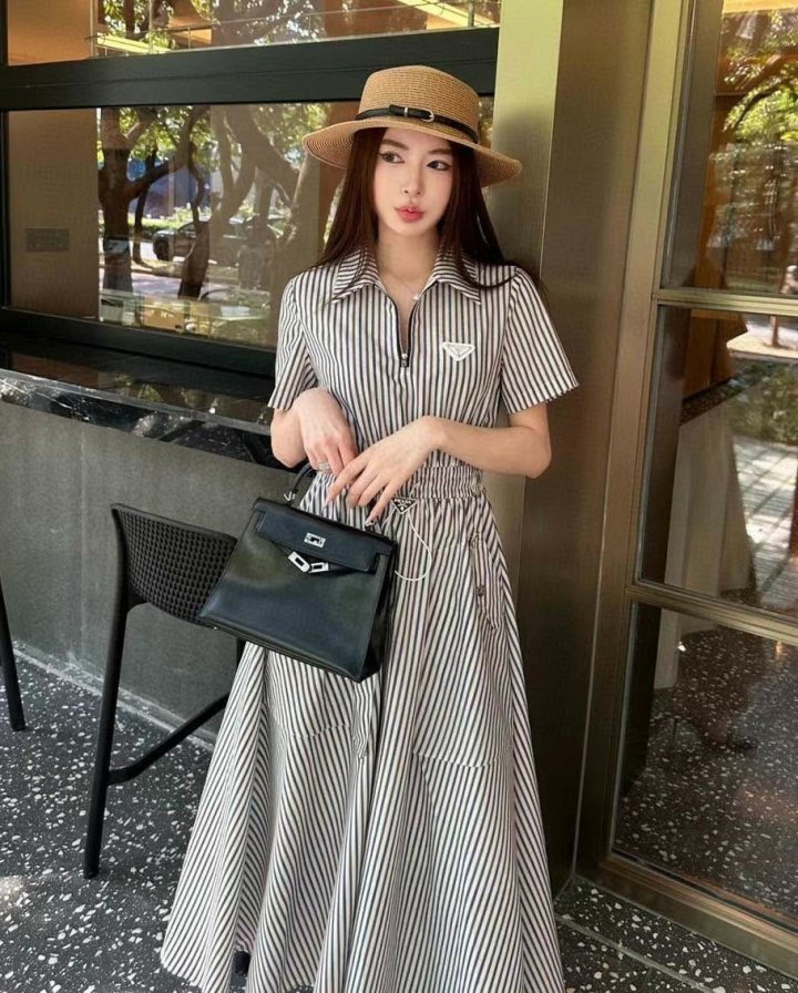 프라다  카라넥 스트라이프 드레스 