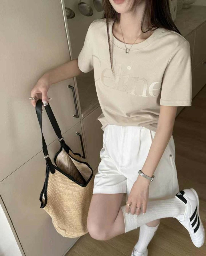 셀린느  크루넥 로고 레귤러 티셔츠 