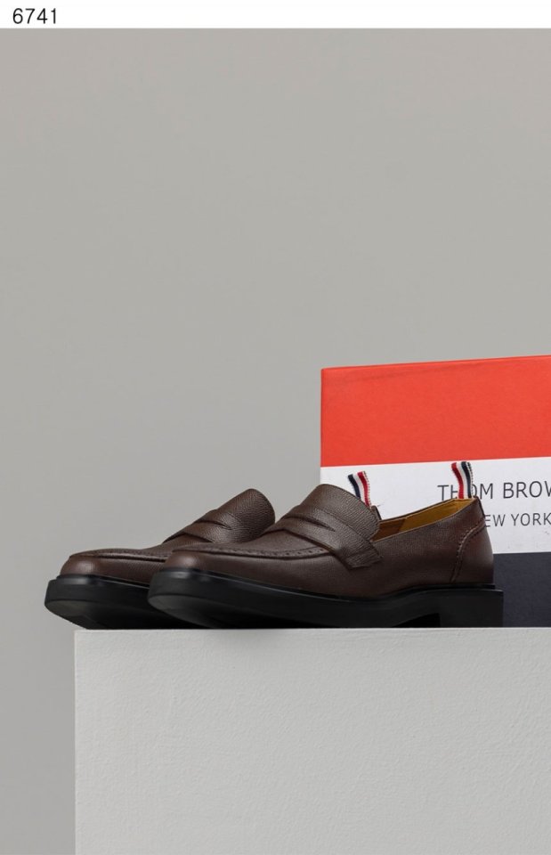 톰브라운   페블그레인 클래식 윙팁 