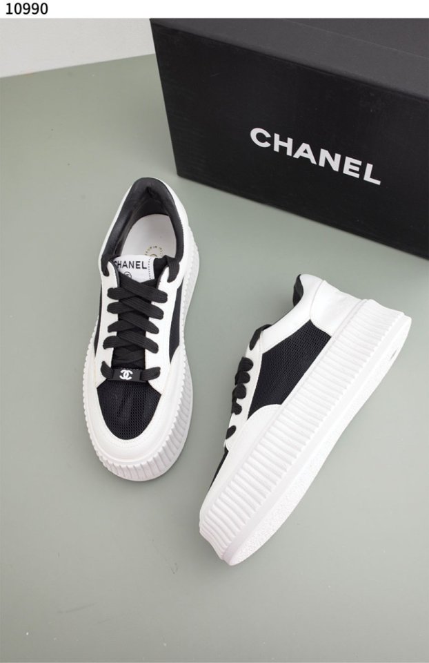 샤넬   오버솔 스니커즈 