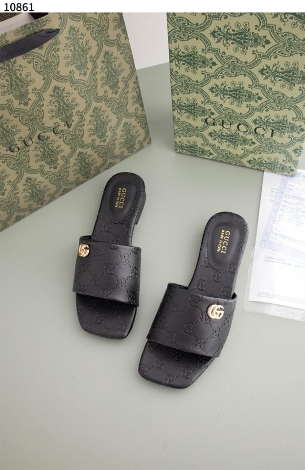 구찌  GG 레더 여성 더블 G 슬라이드 샌들 