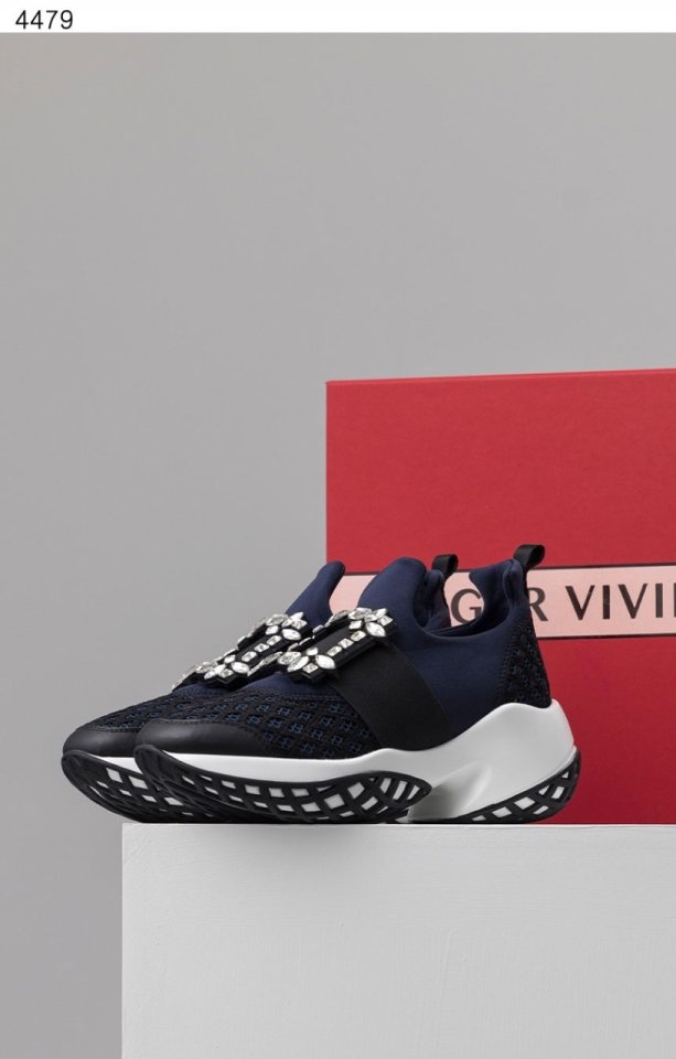 로저비비에  비브 런 스트라스 버클 스니커즈