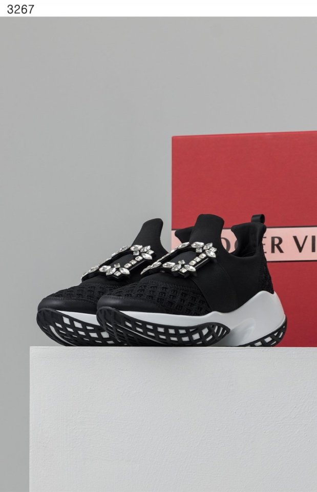 로저비비에  비브 런 스트라스 버클 스니커즈 