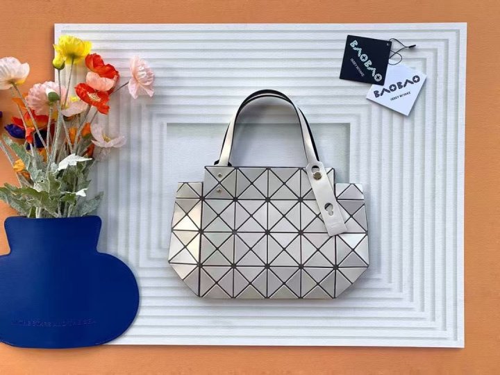바오바오 x 이세이미야케   캐럿 토트백