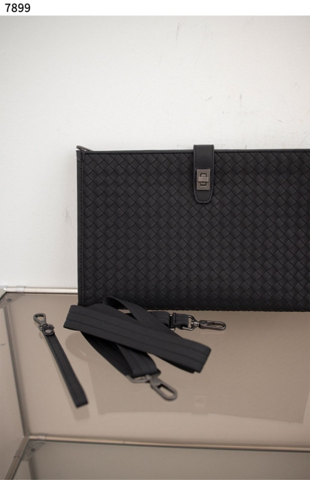 보테가베네타   카프스킨 클러치&크로스백 