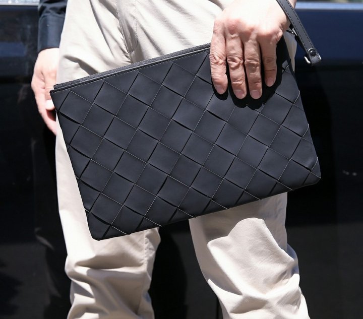 보테가베네타  인트레치아토 클러치