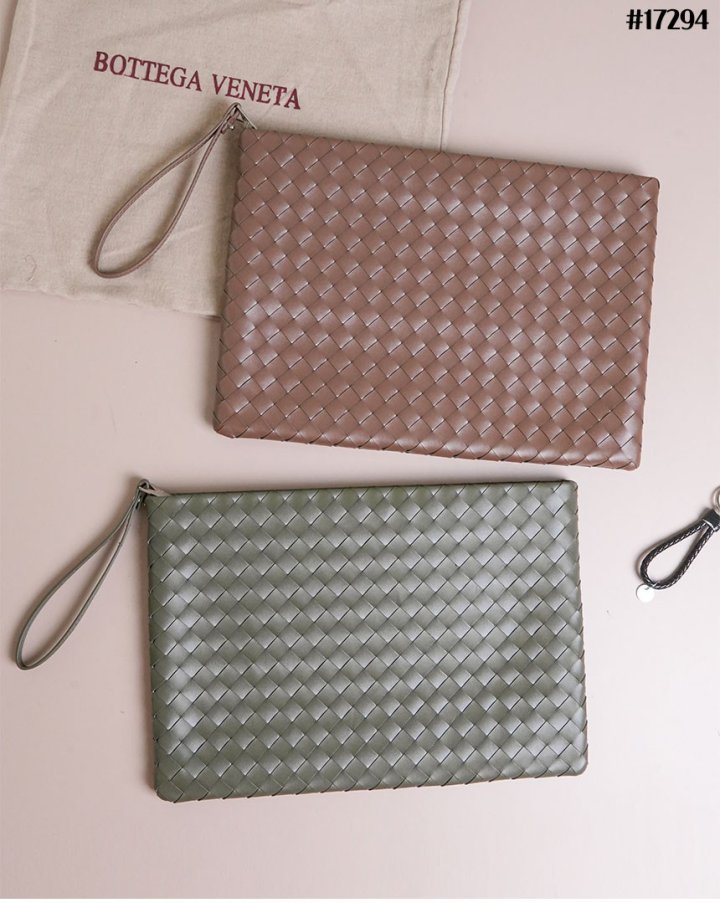 보테가베네타   인트레치아토 플랫 파우치 미디움