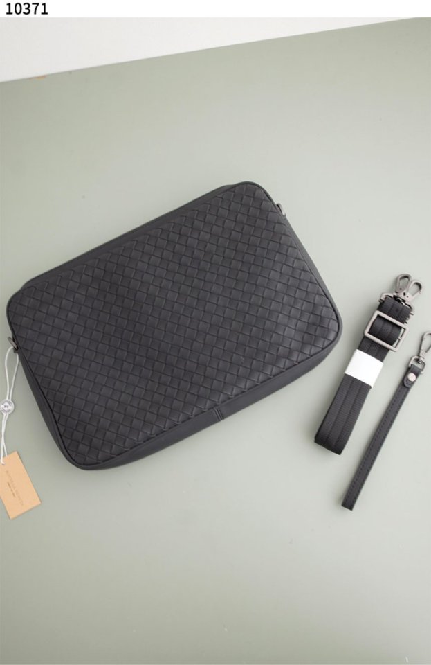 보테가베네타   남성 스퀘어 크로스 백 