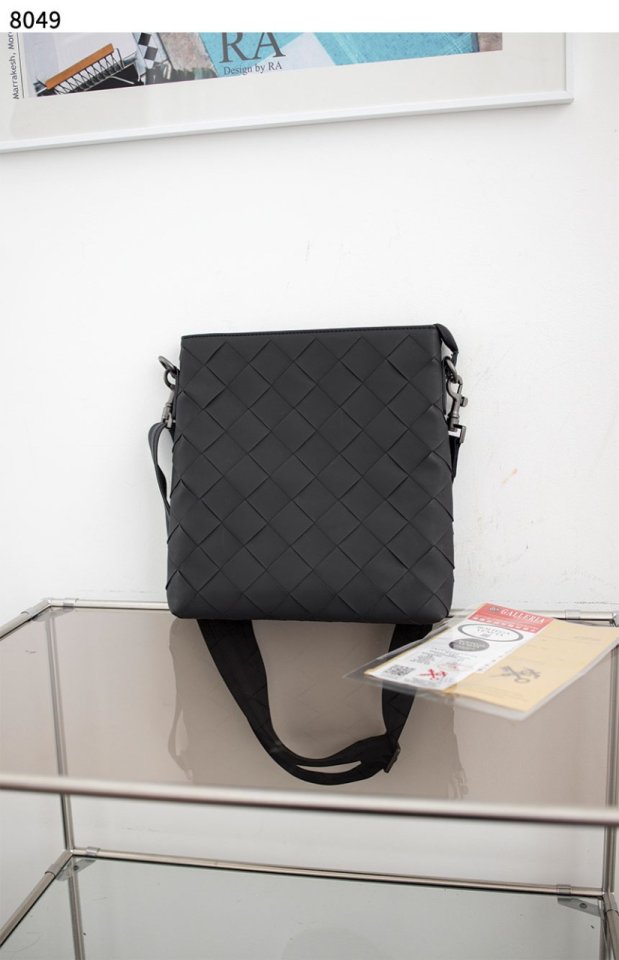 보테가베네타   빅 인트레치아토 남성 크로스백 