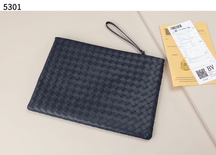 보테가베네타  인트레치아토 스몰 지퍼 파우치 