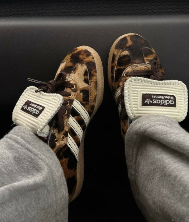 아디다스 x 웨일스보너  포니 레오 삼바 