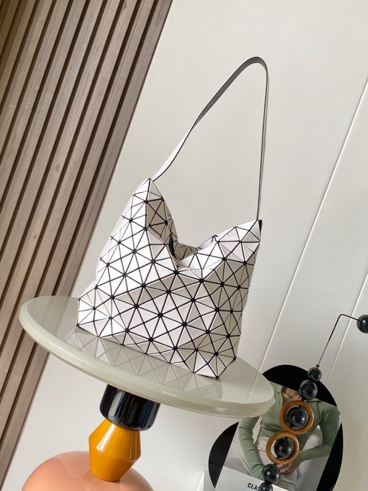 바오바오   이세이미야케 호보백 라지