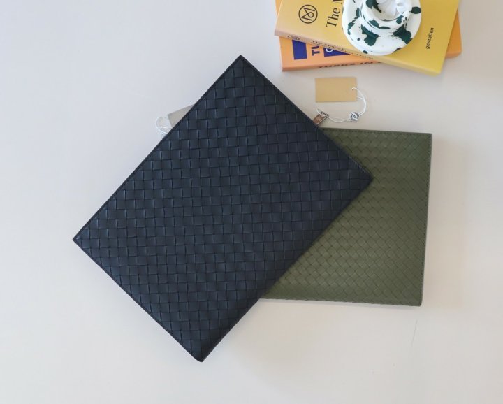 보테가베네타  인트레치아토 도큐 클러치 