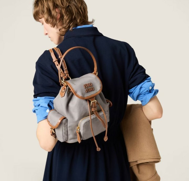 미우미우  캔버스 및 가죽 백팩 