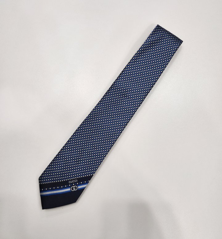 구찌   인터로킹 G 사선로고 실크 넥타이