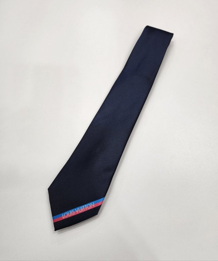 루이비통   LV로고 에피 실크 넥타이 