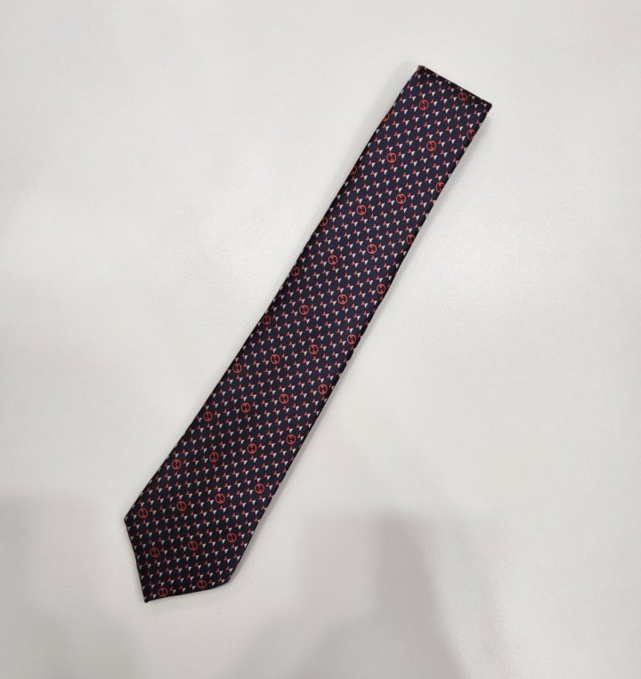 구찌   라운드 인터로킹 G 실크 넥타이