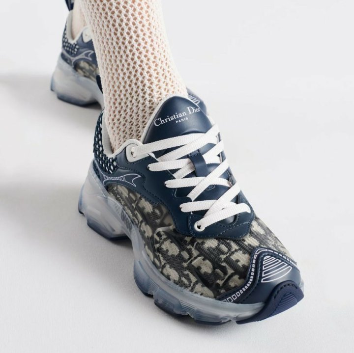 디올  바이브 스니커즈 