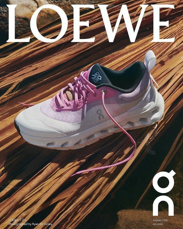 로에베 x ON   러닝 클라우드 틸트 2.0 