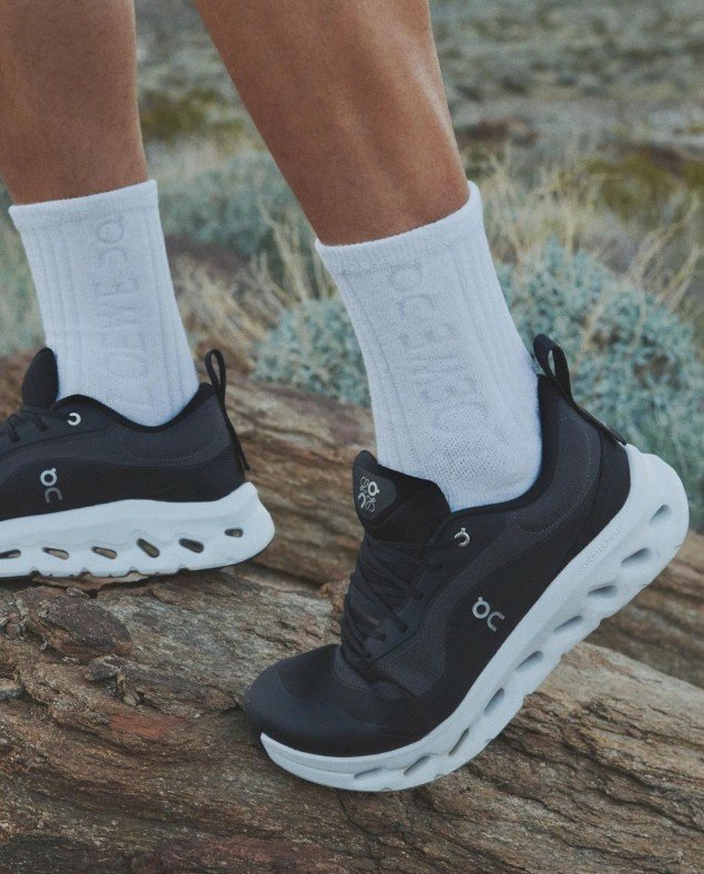 로에베 x ON   러닝 클라우드 틸트 2.0 