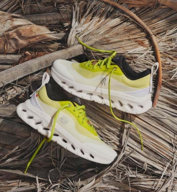 로에베 x ON   러닝 클라우드 틸트 2.0 