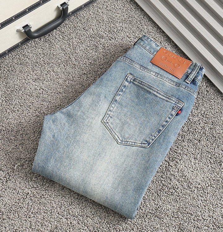 구찌  포켓 엠보로고 스판 데님진  
