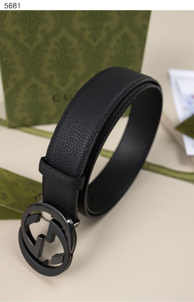 구찌  인터로킹 G 버클 레더 벨트 