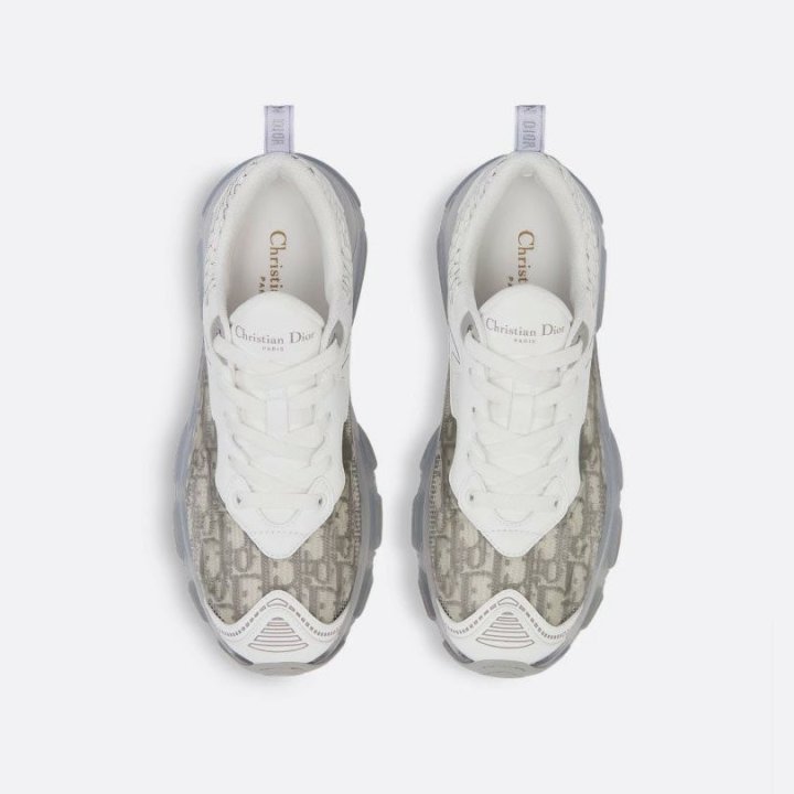 디올  바이브 스니커즈
