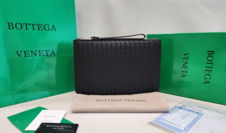 보테가베네타   피콜로 스탠딩 파우치 클러치 168-337 