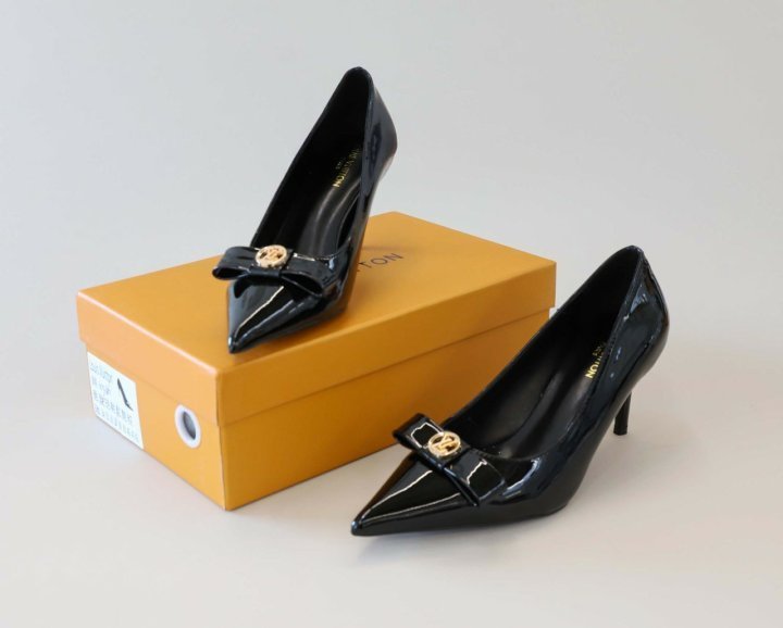 루이비통  인사이더 펌프스 